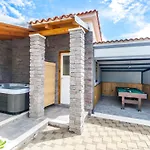 Sole- Ferienvilla Mit Eigenem Pool Bei Pula By Interhome * Marčana