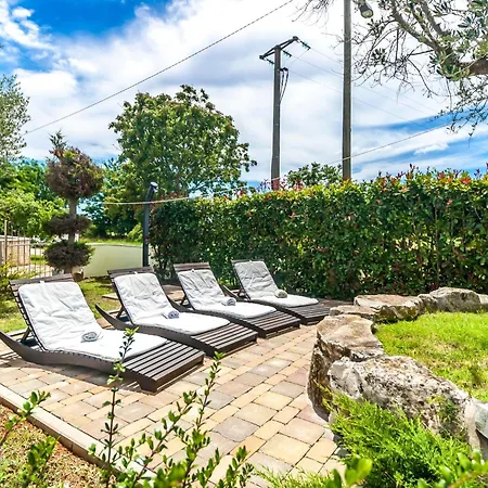 Sole- Ferienvilla Mit Eigenem Pool Bei Pula By Interhome Сasa de vacaciones