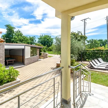 Sole- Ferienvilla Mit Eigenem Pool Bei Pula By Interhome Marcana