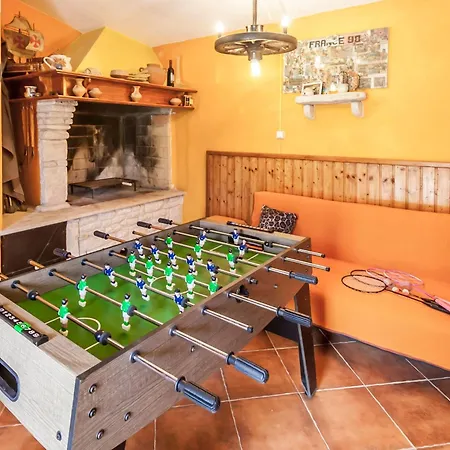Sole- Ferienvilla Mit Eigenem Pool Bei Pula By Interhome Дом отдыха