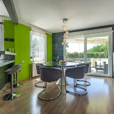 Sole- Ferienvilla Mit Eigenem Pool Bei Pula By Interhome Сasa de vacaciones *