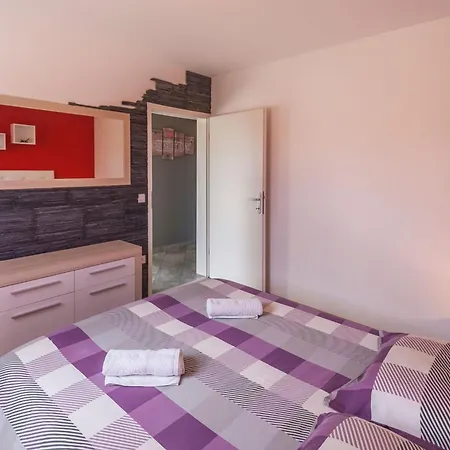 Sole- Ferienvilla Mit Eigenem Pool Bei Pula By Interhome
