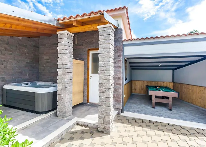 Sole- Ferienvilla Mit Eigenem Pool Bei Pula By Interhome * Marčana