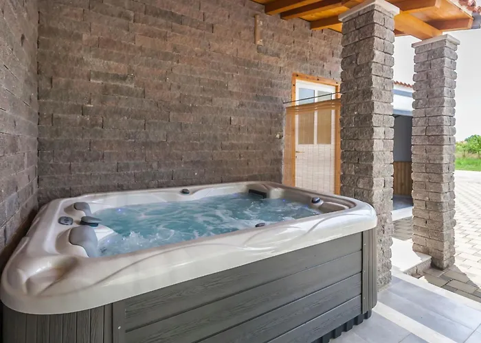 度假居 Sole- Ferienvilla Mit Eigenem Pool Bei Pula By Interhome Marčana