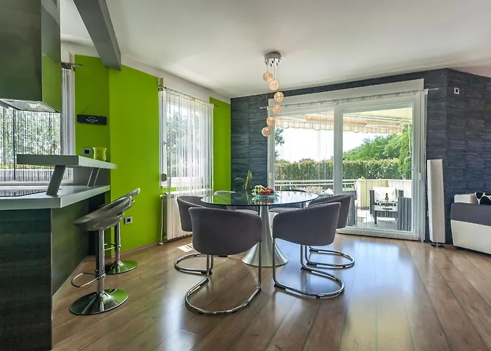 Sole- Ferienvilla Mit Eigenem Pool Bei Pula By Interhome Vikendica *